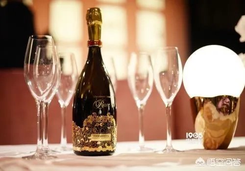 涉事女演员彭丹回应:1200万迈巴赫撞了800万劳斯莱斯事件,情商高吗?