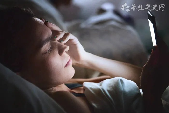 婴儿晚上睡觉不踏实怎么办