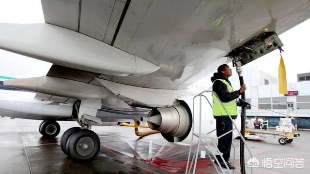 航空煤油多少钱一吨？如737等大飞机的油耗一般多少每公里？