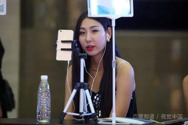 限制14岁以下儿童玩直播,为什么会出台这样的规定?