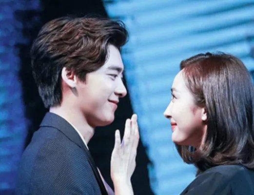 揭秘杨幂出轨李易峰真相 是炒作还是别有用心