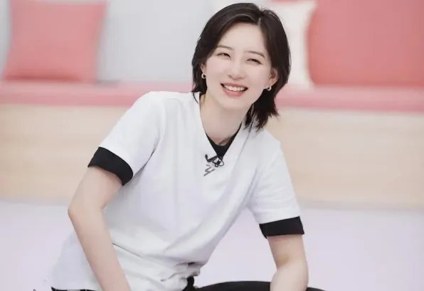 李斯丹妮微博“抖落”姐姐3的库存碎片,她在节目中的表现如何?