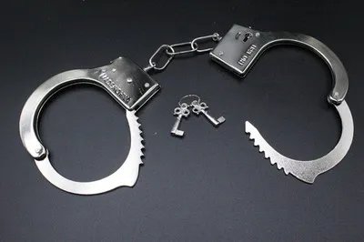 丽江被抱走3岁男孩获救，嫌疑人把孩子放在山洞做什么？