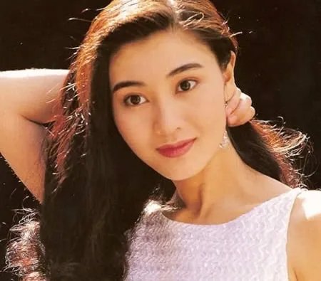 李嘉欣儿子正脸怎么回事:照片眉清目秀显成熟(图)