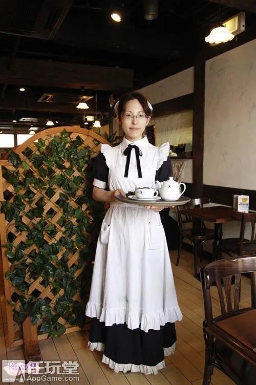 你如何看待女仆咖啡屋?