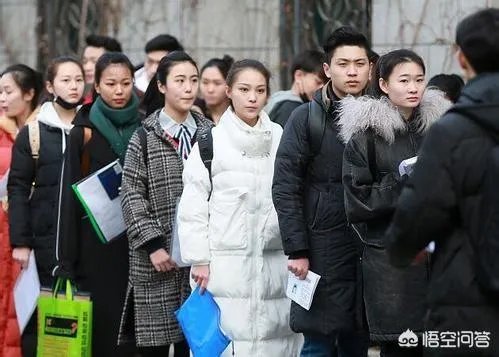 上戏艺考老师表示,化妆的考生一定会扣分,你怎么看?