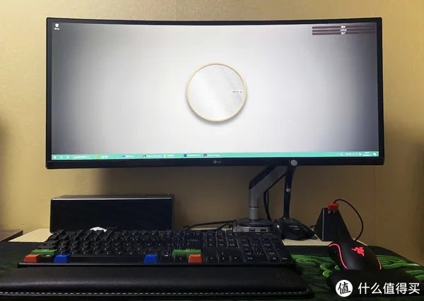 34寸带鱼屏/IPS/144hz/曲屏/过气LG电竞旗舰LG 34UC79G开箱,顺便晒一下桌面