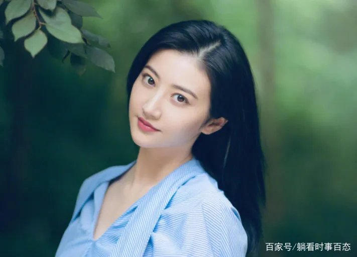 连王思聪都不敢黑她,景甜是什么背景?