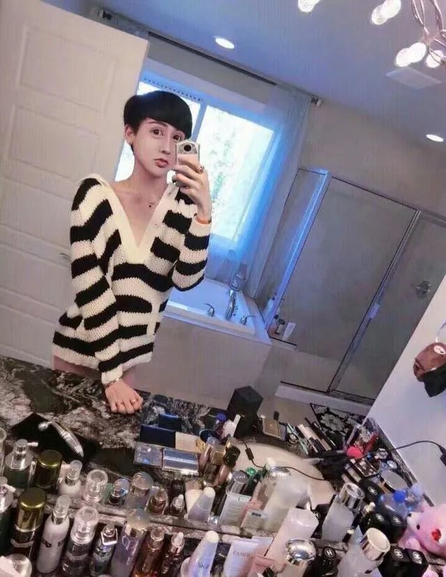 如何评价刘梓晨是有钱没头脑的网红?