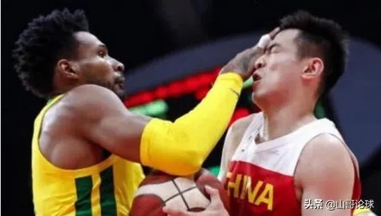 周琦缺战郭艾伦伤退中国男篮70:73巴西两连败,如何评价本场比赛?