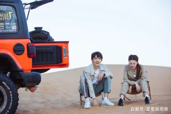 张雨绮与男友沙漠旅行,夕阳下上演逆光吻浪漫又唯美,你看好这对姐弟恋吗?