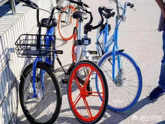 成都上百辆共享单车被活埋,是什么情况?