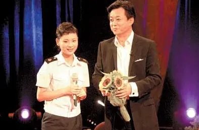 朱军老婆的真照片图:朱军与漂亮老婆的艺术人生