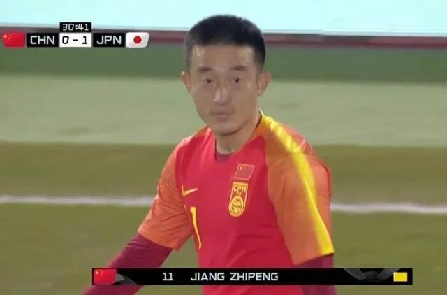 怎么评价日本球员,终于接受国足名将姜至鹏,飞踹道歉?
