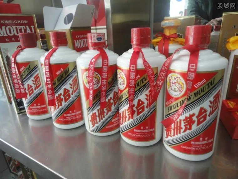 茅台市值破万亿 位列A股第七位创下最高纪录