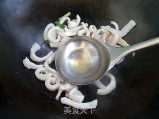 鱿鱼炒韭菜