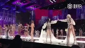 如何看待小kk拥抱奚梦瑶？