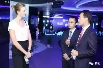 如何看待小kk拥抱奚梦瑶？