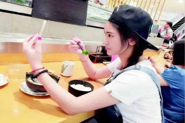 限制14岁以下儿童玩直播,为什么会出台这样的规定?