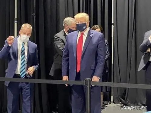 特朗普终于戴口罩了,大家怎么看?