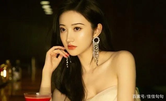 连王思聪都不敢黑她,景甜是什么背景?