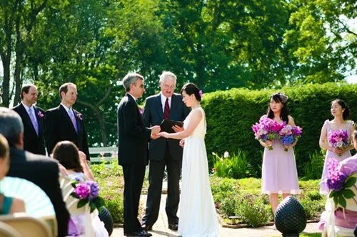证婚人一般找谁 请领导做证婚人怎么说