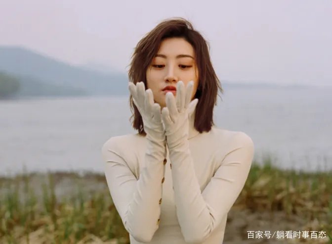 连王思聪都不敢黑她,景甜是什么背景?