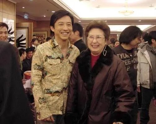 伊能静现在怎么了 揭伊能静离婚内幕及坎坷人生