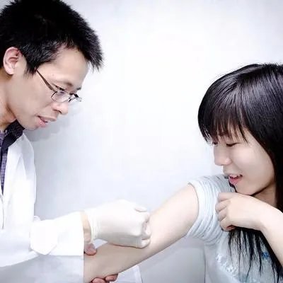 初期白癫风的症状是什么