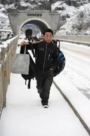 关于西安小伙徒步回家一事，你怎么看？