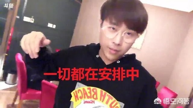 卢本伟微博再次转发正能量内容,是否回归引发网友猜测,你怎么看?