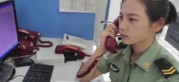 00后女枪王退伍时哭成泪人，具体是怎么回事？