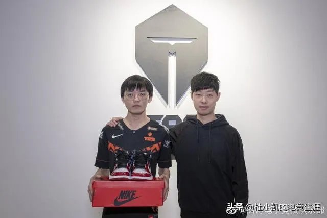 英雄联盟微博之夜电竞选手有排面,uzi排名超越CXK,the shy入围前十,怎么评价?