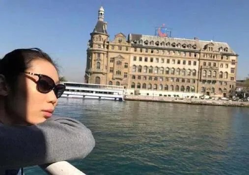 朱婷微博晒休假旅行照,评论区巴西球迷用国旗示爱,你怎么看?
