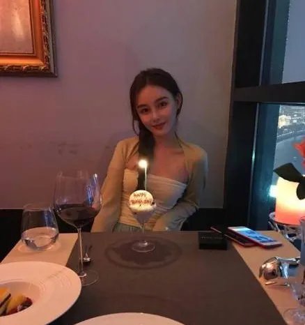为何主播打女友被拘留了呢？
