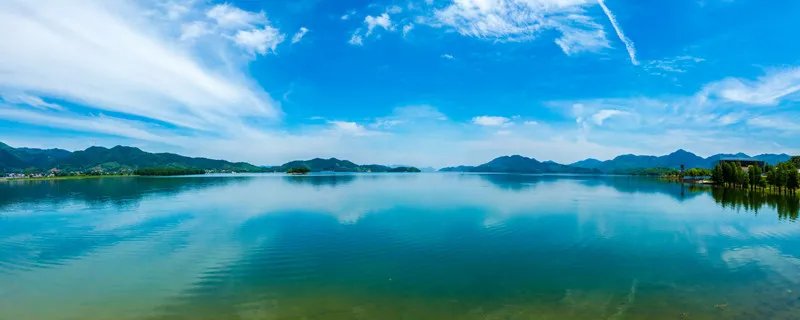 世界上最深的湖是什么湖 世界上最深的湖泊是哪里