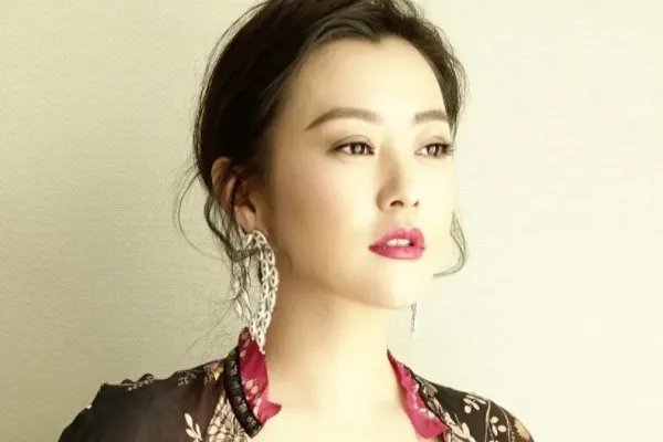 郝蕾现任