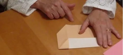 用纸怎么折盒子