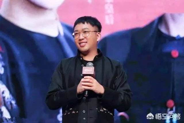 如何评价尹正谜一般的微博?