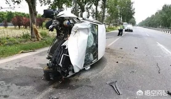 博兴县：女司机开车撞树翻车，车内有3岁女儿, 你怎么看？