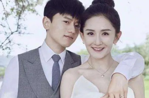 张杰谢娜罕见合体，抓胳膊牵手如胶似漆，婚变传闻是否就此不攻自破？