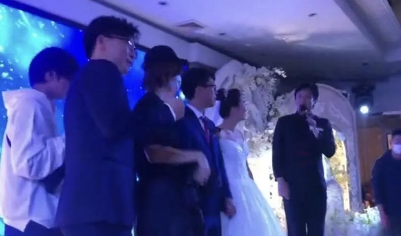 邓超客串武汉新人婚礼司仪,这是怎么一回事?