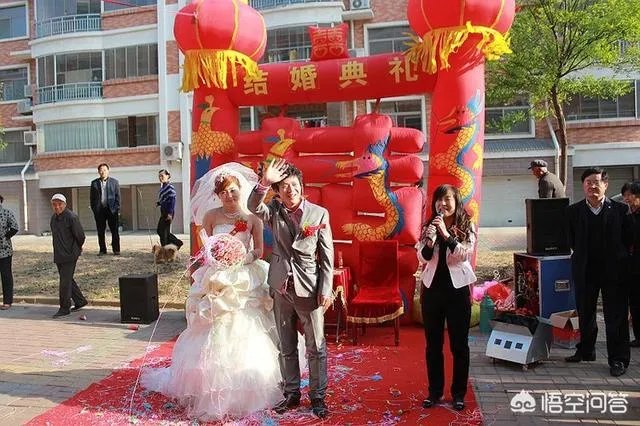 先登记结婚好还是先办婚礼好?