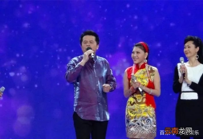 乌兰图雅靠央视走红 乌兰托娅照片