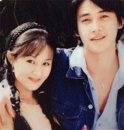 网曝鲍蕾整容前后对比照 网友:女儿基因太强大