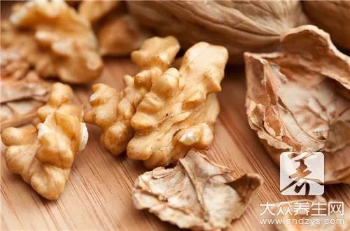 教大家核桃仁怎么去皮?