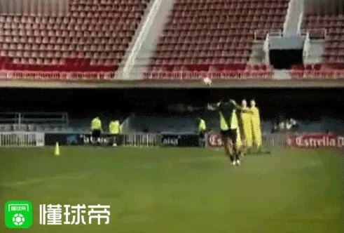 小罗踢门柱