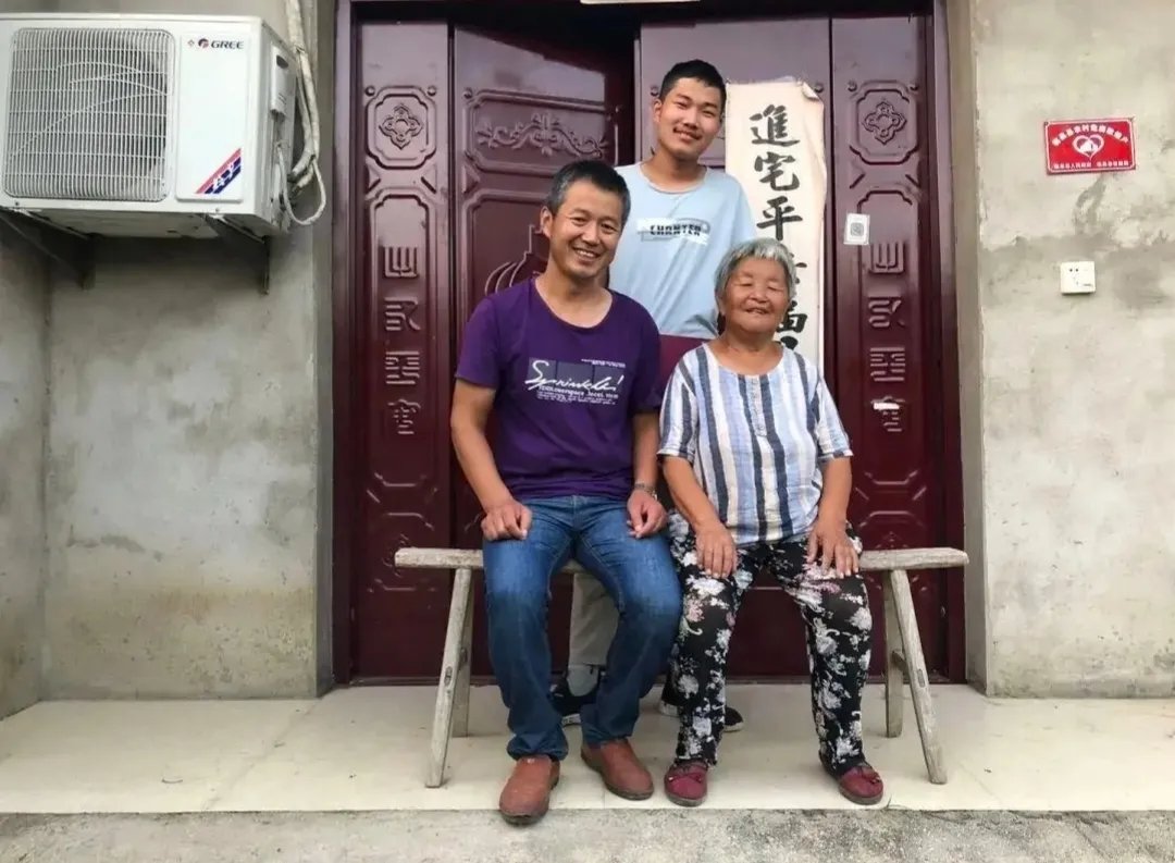 如何看待贫困生690分考上清华称没发挥好一事?