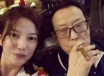 赵薇删除有关黄有龙的所有照片这番操作背后的真相是什么?