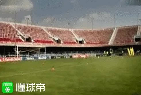 小罗踢门柱